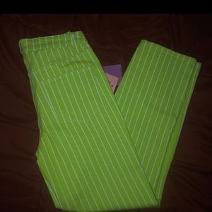 super cute green pants!